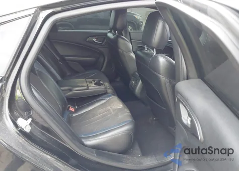 2015 Chrysler 200 S z USA, uszkodzony, nr VIN 1C3CCCDG9FN530397